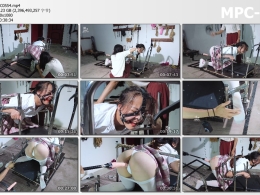 樱束原创_训妹记 你家的小妹是否和我家小妹一样不听教化呢！将她固定刑架上翘起