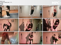 一绳所爱_女孩跪在家门口等待调教